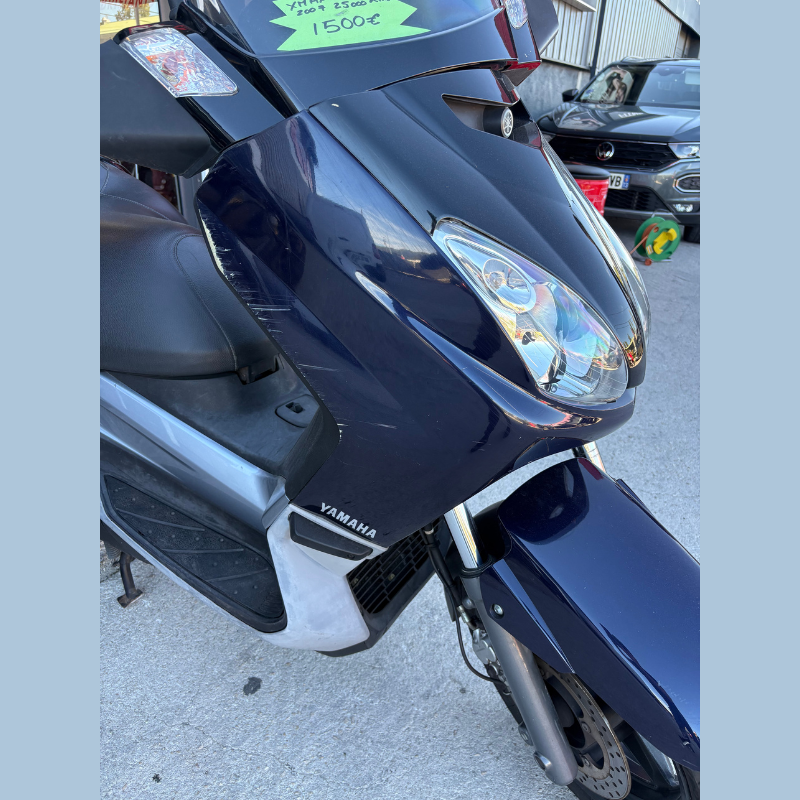 XMAX 125