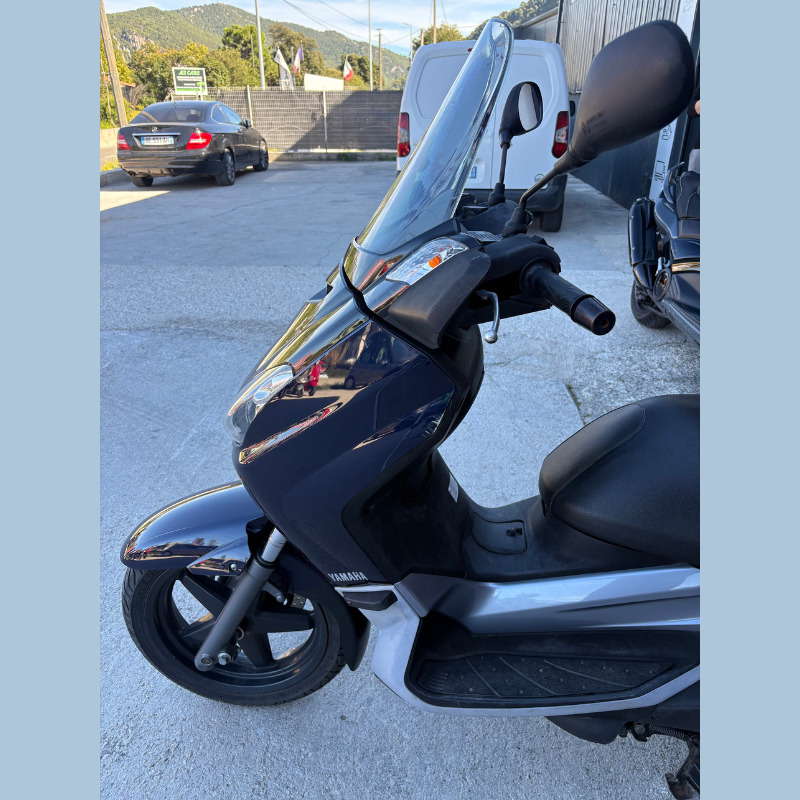 XMAX 125